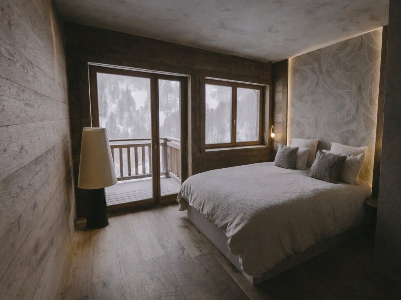 Chambre 3 : salle d'eau, balcon 